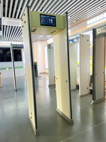 walk-through-metal-detector-factory-installation walk-through-metal-detector-factory-installation